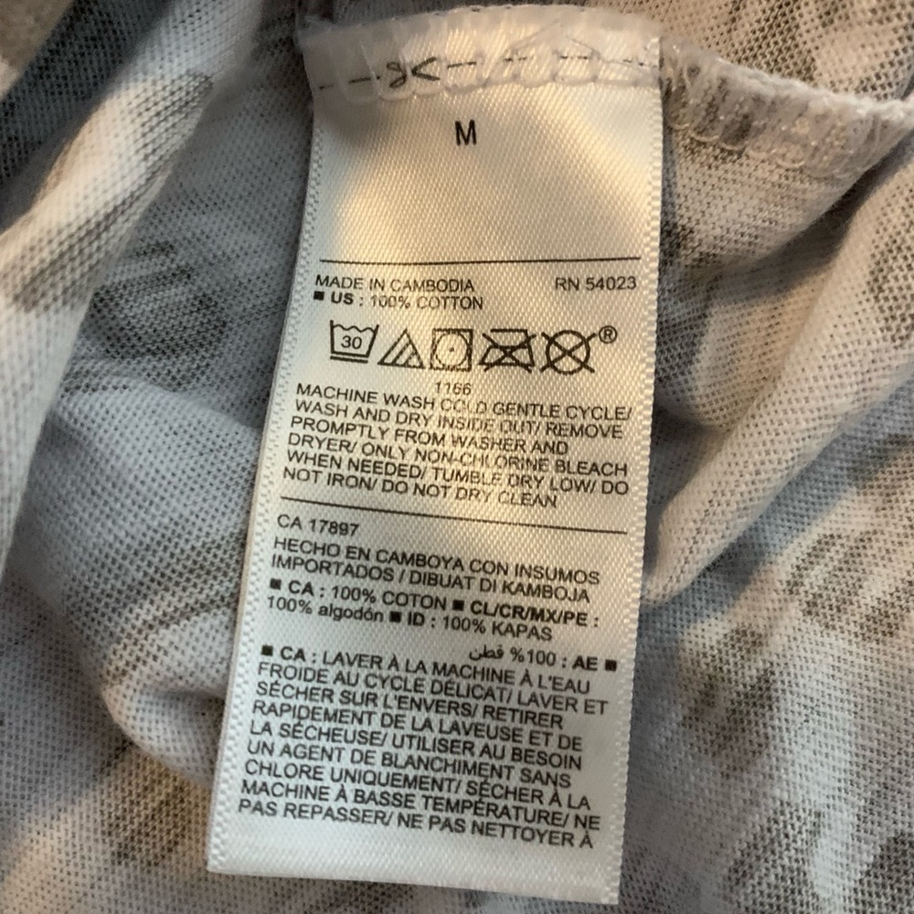 Old Navy Gray Leopard Print Women's Top size Medium EUC B59 - Picture 6 of 6